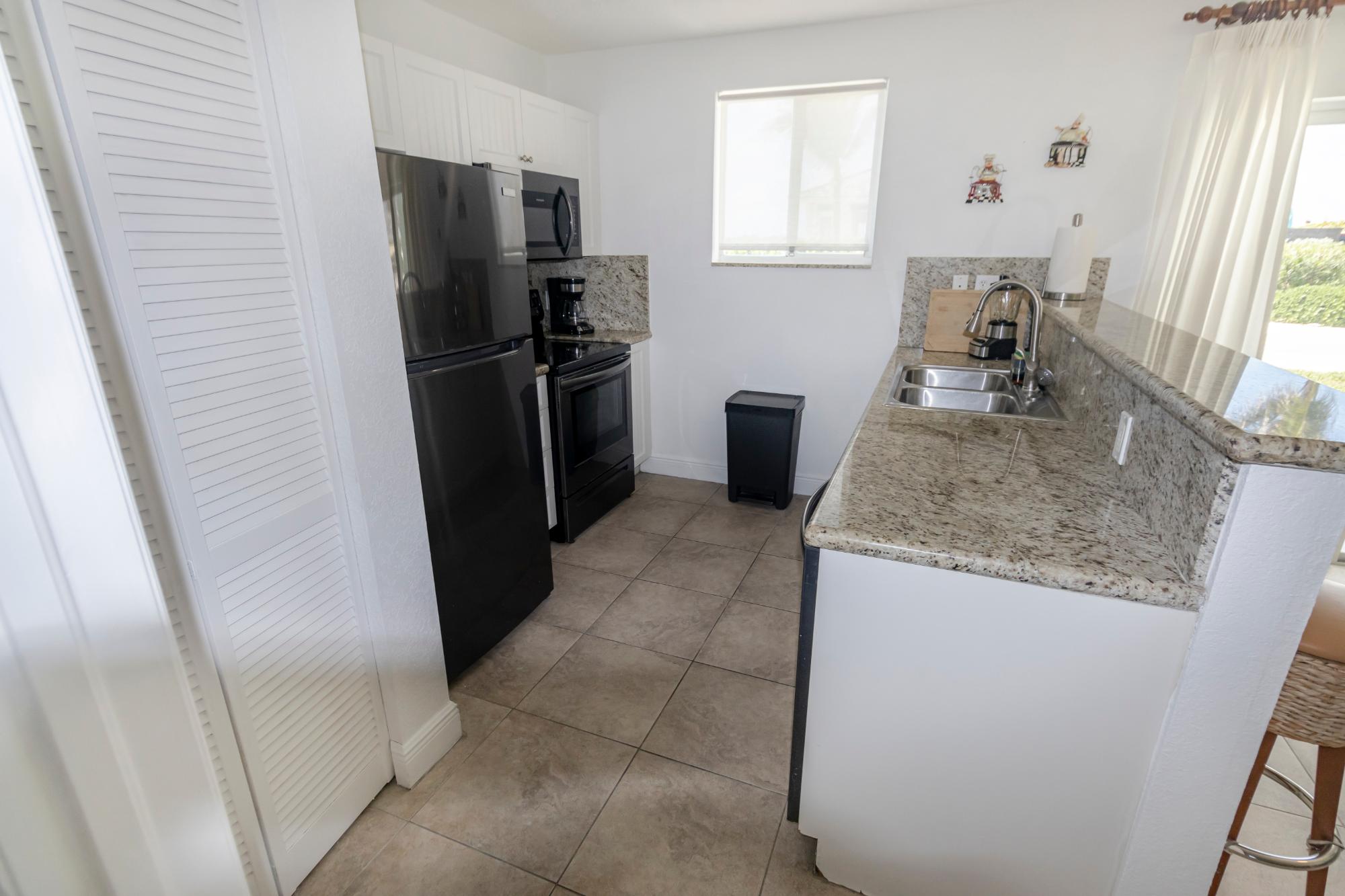 Side view of the kitchen